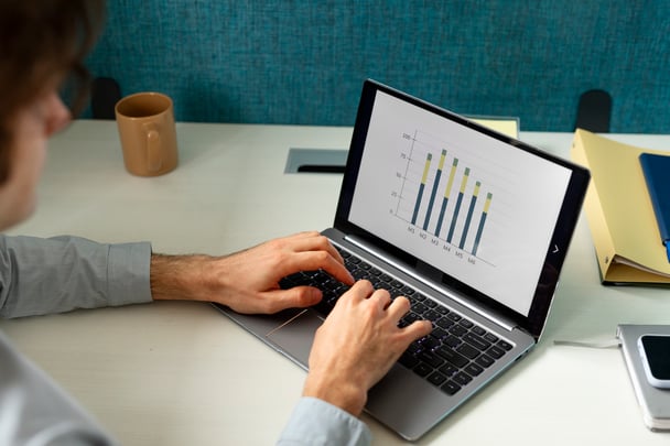 side-view-man-typing-laptop